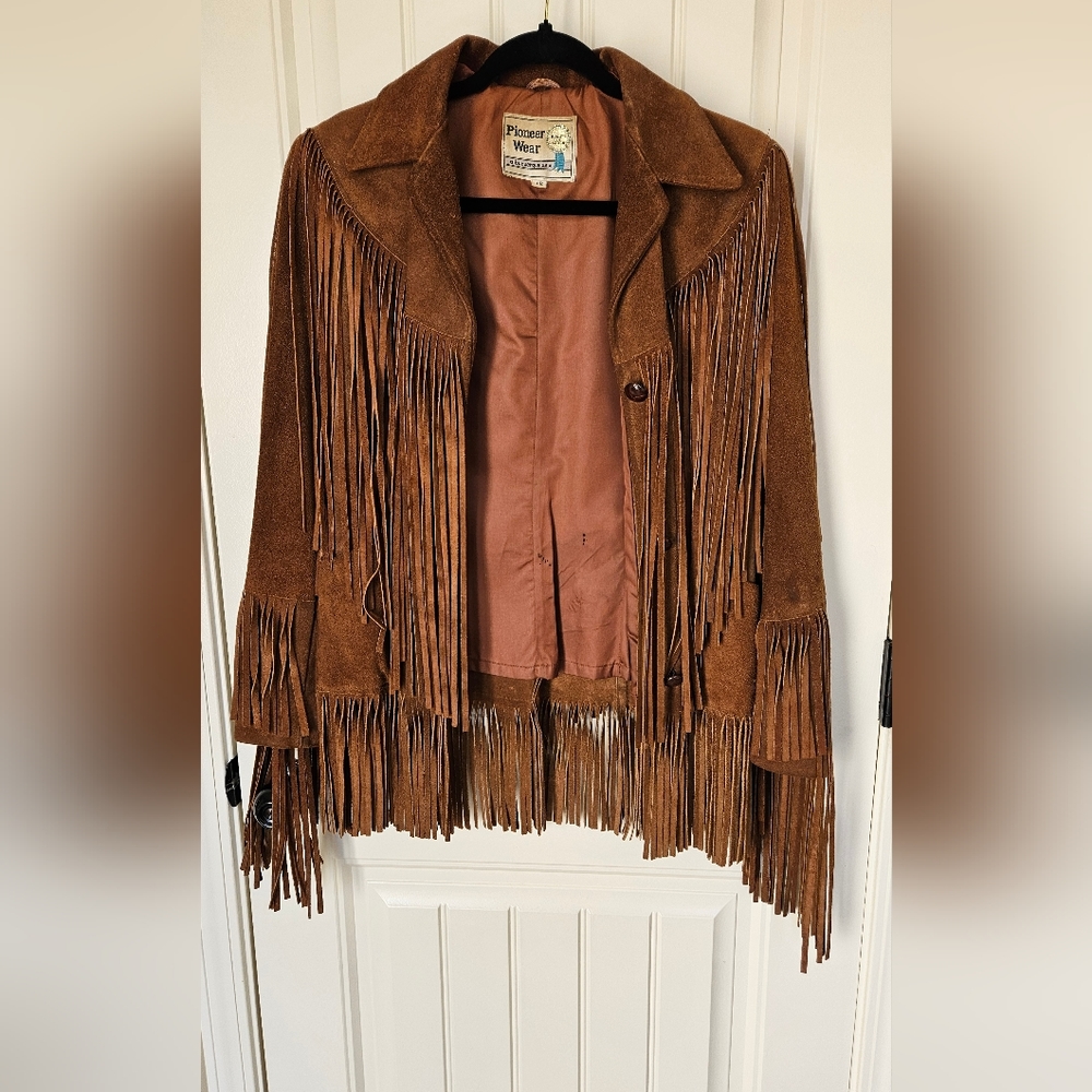 1970s Women's pioneer wear suede jacket
